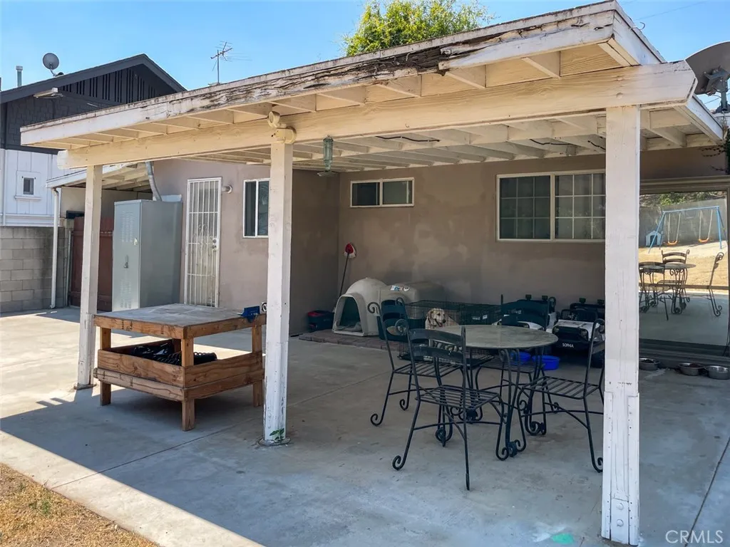 3745 Shamrock Avenue, Riverside, California 92501 home-pic-22